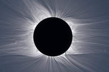 Ученые предупредили о грандиозном затмении Солнца через 100 дней