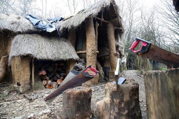 Отшельник из Лондона продемонстрировал, как построить дом без денег (ФОТО)