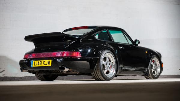 Обычный с виду Porsche 911 продали за рекордную сумму (ФОТО)