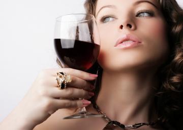 Ученые доказали, что вино не приносит пользы человеку