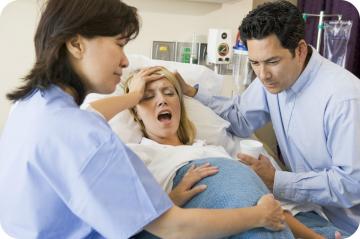 Ученые рекомендуют женщинам петь во время родов