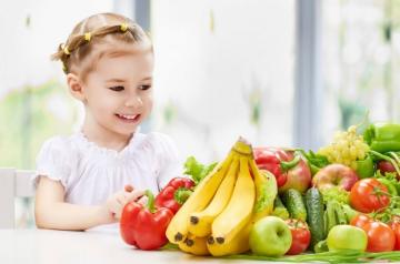 Фрукты и овощи на ужин повышают успеваемость детей, - ученые
