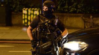 Теракт в Лондоне: боевики совершили наезд на людей