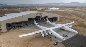 В США приступили к тестированию самого большого в мире транспортного самолета