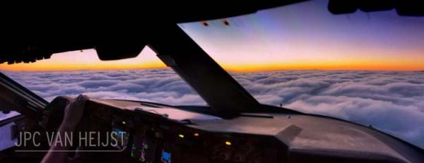 Самое красивое рабочее место в мире: шикарные снимки из кабины пилота самолета (ФОТО)