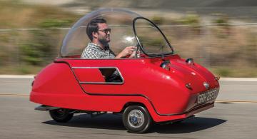 Уникальный лот: в Калифорнии продают самый маленький автомобиль в мире (ФОТО)