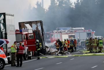 Автокатастрофа в Баварии унесла жизни 18 человек, десятки получили травмы 