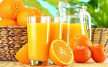 Врачи рекомендуют пить апельсиновый фреш в жаркую погоду