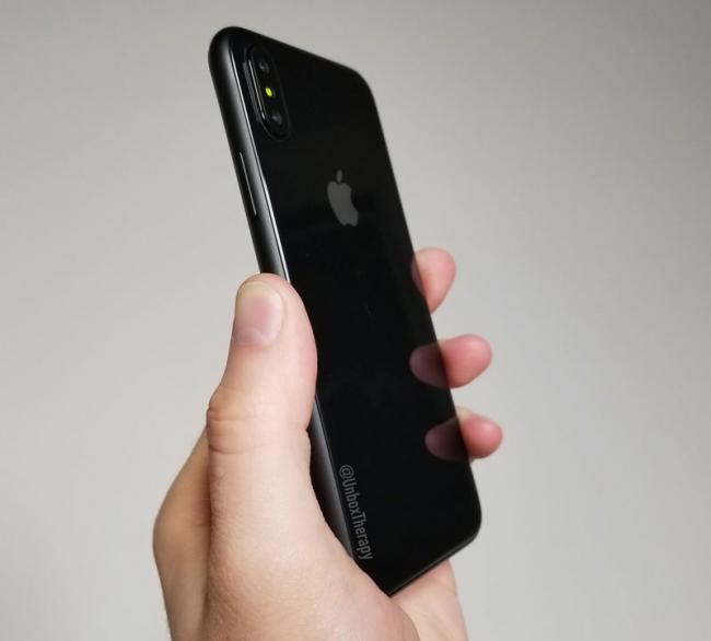 В Сети появились новые снимки iPhone 8 (ФОТО)