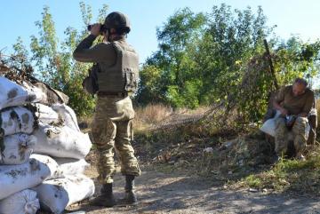 Боевики подозрительно уменьшили количество обстрелов на Донбассе, - штаб АТО