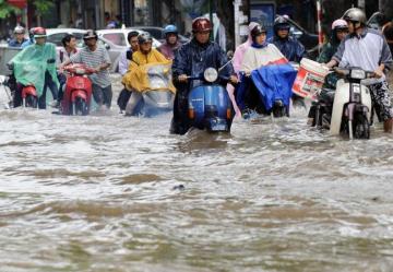 В результате наводнений на севере Вьетнама погибли более 20 человек