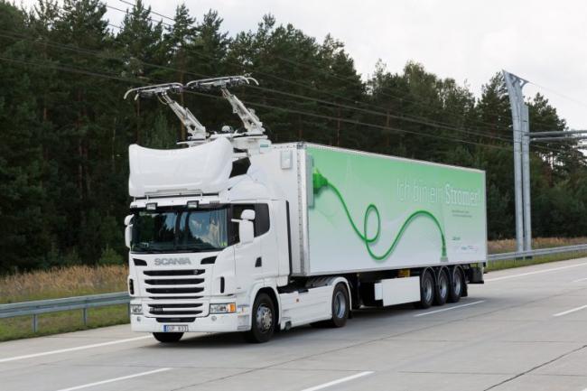 Дорога будущего: Siemens анонсировала систему для подзарядки грузовиков с «троллейбусными» штангами (ВИДЕО)