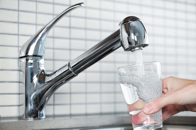 Мутная питьевая вода содержит опасные вещества, – ученые