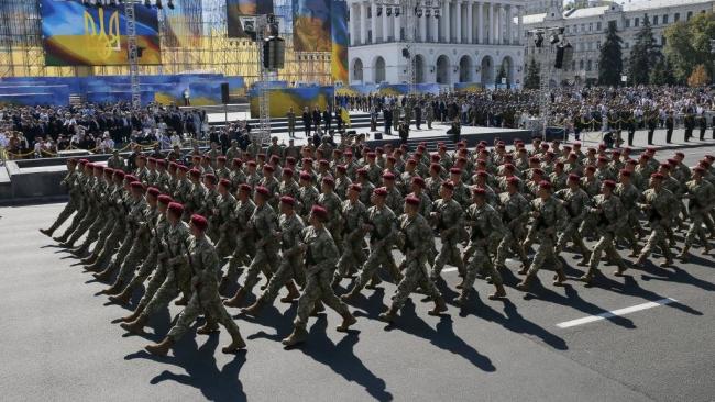 Нусс о военном параде: Россия должна видеть боеспособность нашей страны