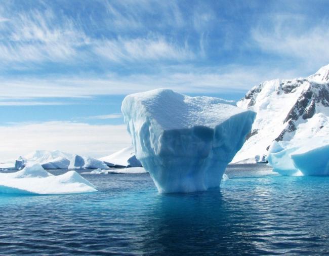 Ученые обнаружили в Антарктиде необычную реку 