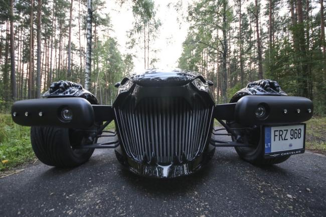 Украинские мастера тюнинга создали самый "жуткий" автомобиль (ФОТО)