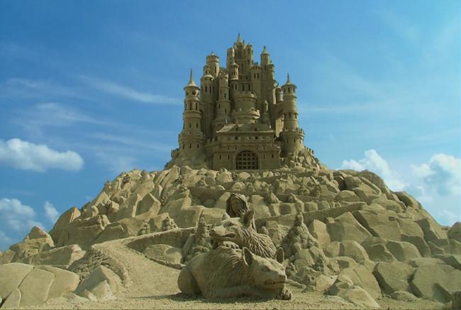 В Германии построили самый высокий в мире песчаный замок