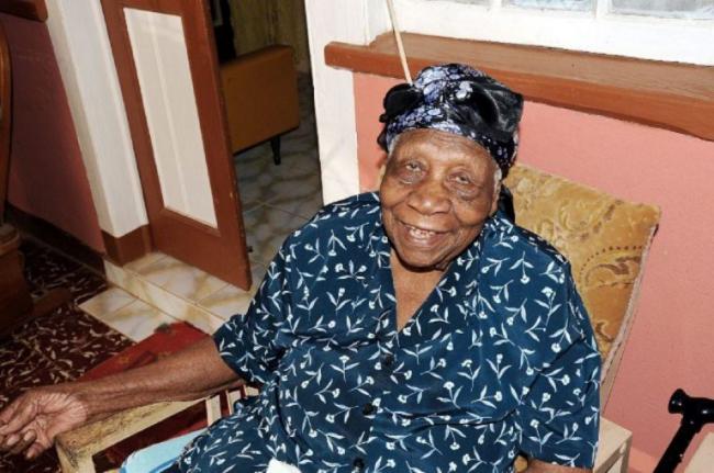 На Ямайке в возрасте 117 лет скончался старейший человек на Земле