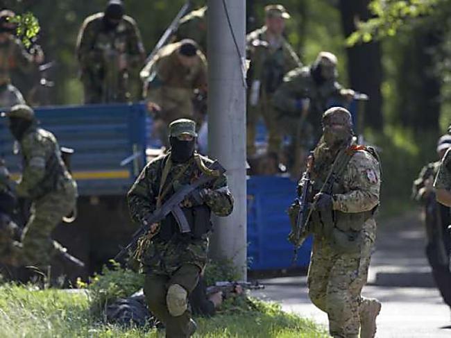 Пророссийские боевики укрепляют свои позиции в районе Луганска