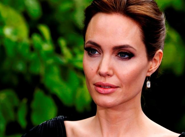 Анджелину Джоли застали за непривычным занятием (ФОТО)