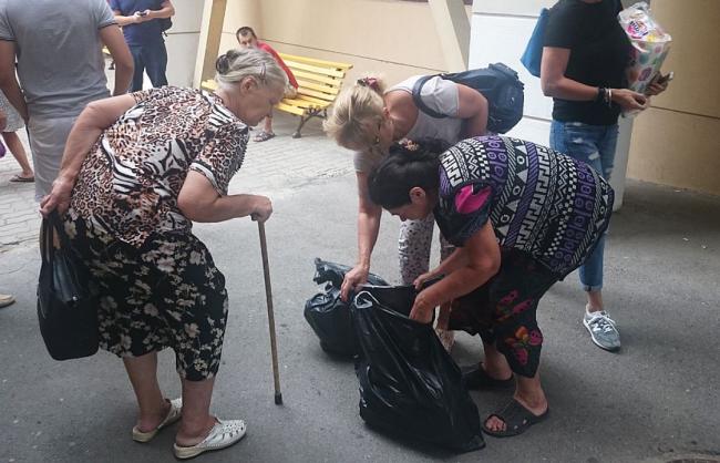 Волонтеры принесли пострадавшим от взрывов в Калиновке на 300% больше необходимого