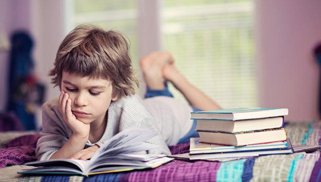 Ученые связали проблемы с чтением у детей с нарушениями слуха