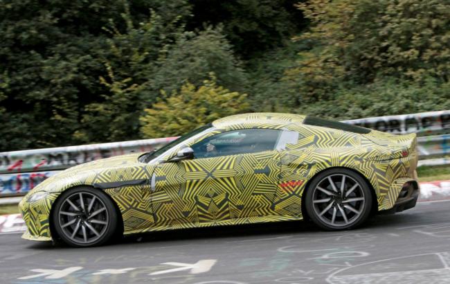 Aston Martin V8 Vantage 2019 вновь замечен на Нюрбургринге (ФОТО)
