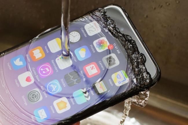 Эксперты протестировали защиту iPhone от воды