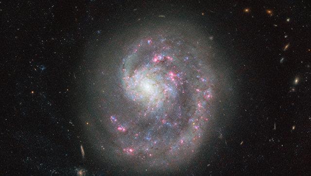 "Хаббл" сфотографировал уникальную галактику (ФОТО)