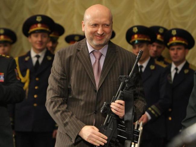 Богаче главы правительства: СМИ узнали, сколько зарабатывает Александр Турчинов