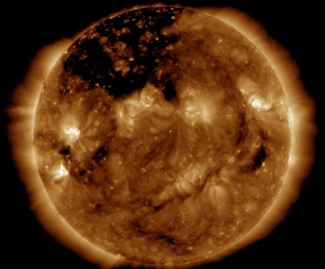NASA показало редкое явление на Солнце
