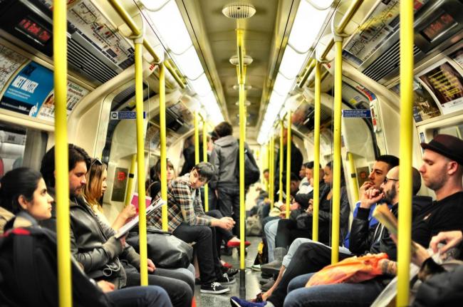 Ученые предупредили о вреде для человека поездок в метро и автобусе