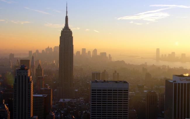 Американцев напугало кровавое небо над Нью-Йорком (ВИДЕО)