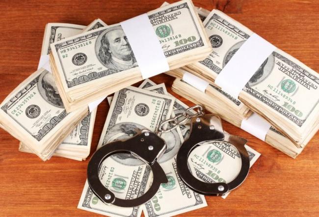 Полицейские в Одессе ограбили инкассаторов и забрали 120 тысяч долларов