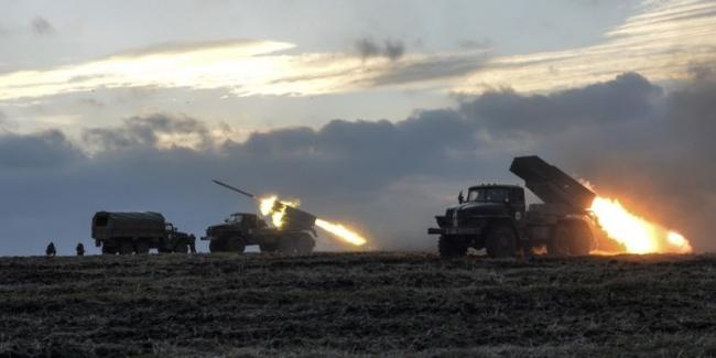 Новая провокация: боевики обстреляли прифронтовой город в Донецкой области (ФОТО)