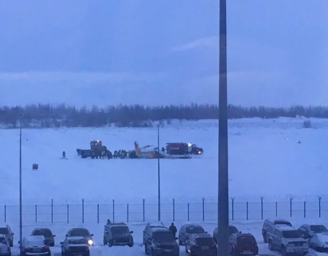 В Российской Федерации разбился самолет с чиновниками, есть жертвы (ФОТО)