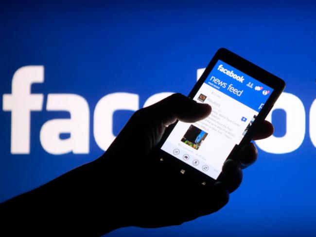 Facebook обвинили в масштабной слежке за пользователями