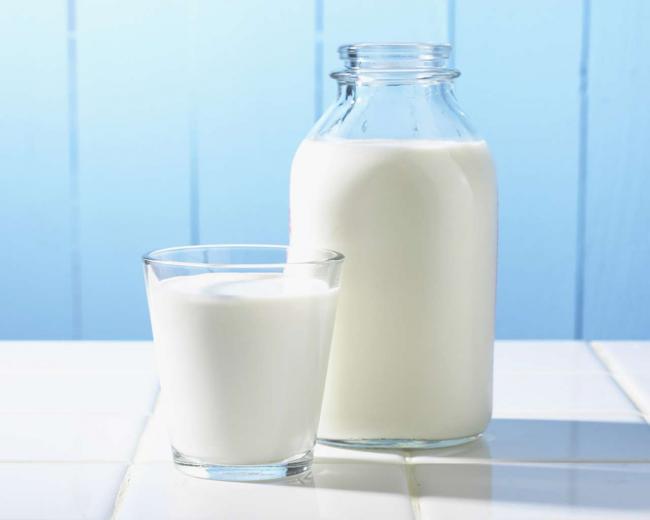 Ученые категорически не рекомендуют пить молоко беременным