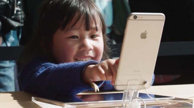 Акционеры Apple призвали компанию помочь детям избавиться от одержимости iPhone