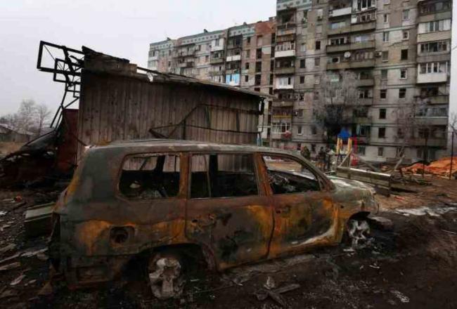 В Донецке гремят мощные залпы и взрывы