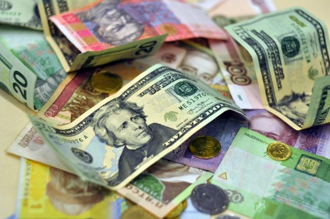 Доллар и евро в Украине снова подорожали