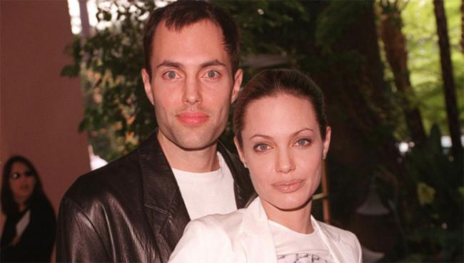 Брат Анджелины Джоли стал одной из причин ее развода с Брэдом Питтом