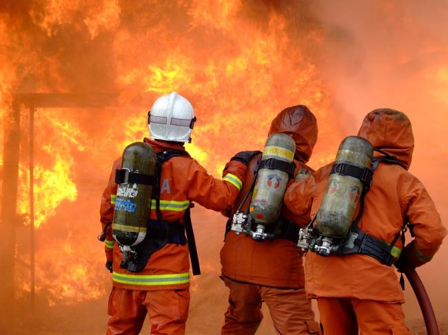 Сильный пожар вспыхнул в центре Киева