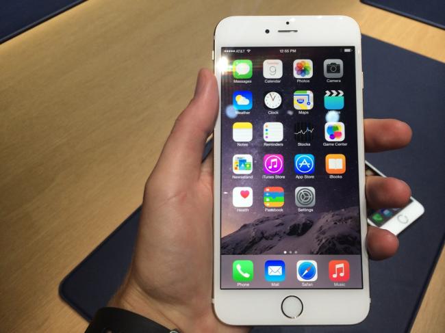 Apple меняет бесплатно устаревшие iPhone 6 Plus на новые модели