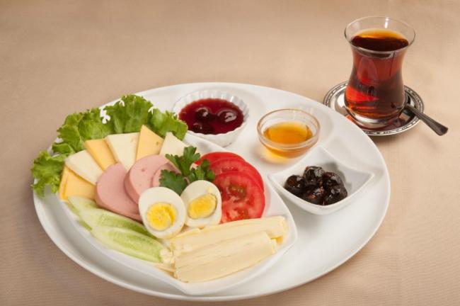 Ученые рассказали об идеальном завтраке для желающих сбросить вес