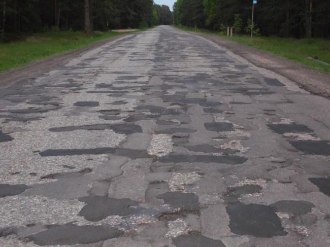 "20 километров ужаса": в Сети показали, как выглядит "самая страшная" автодорога в Украине (ВИДЕО)