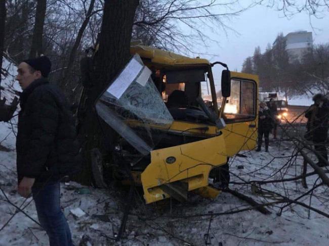 ДТП в Киеве с участием маршруток: более 12 пострадавших (ФОТО)
