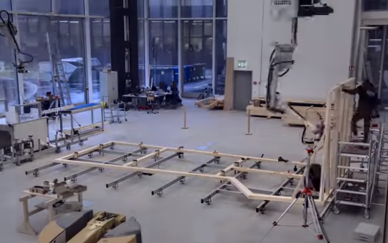 Инженеры научили строить роботов каркасы зданий