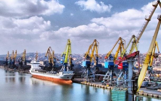 После возведения арок керченского моста в порт Мариуполя не могут зайти сотни судов