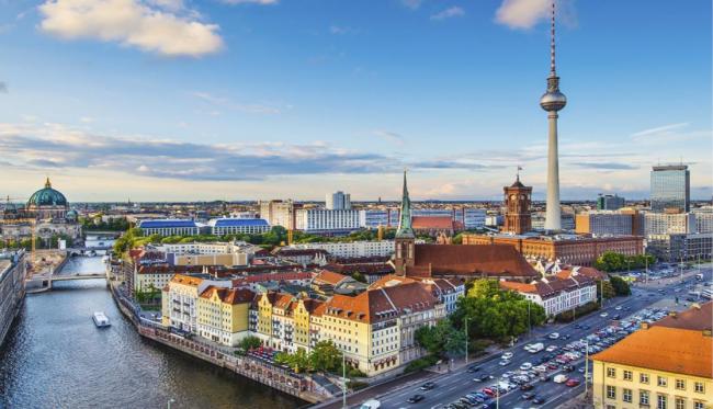 Террористическая угроза: в Берлине найден пакет со взрывчаткой
